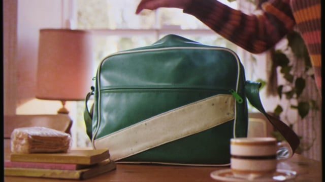 Ad of the Week: Folens School Bags
